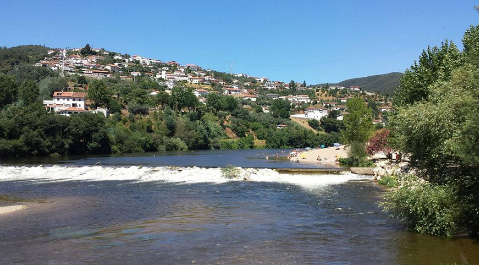 Praia fluvial de Palheiros e Zorro, Portugal, Portugal